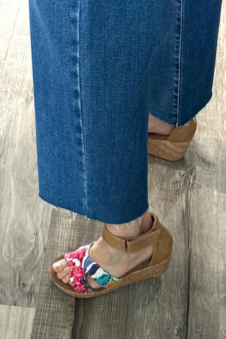 Corky's Rom Com White Floral Sandals - The Funky Zebras Clear Lake